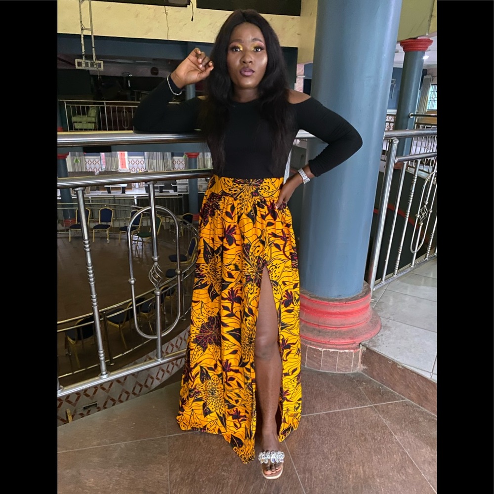 African Print Maxi skirt with a slit, high waist - Picture 5 of 8